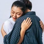 8 Cara Sang Suami Sedang Begitu Mencintai Anda, Yuk Kenali Beberapa Cirinya!